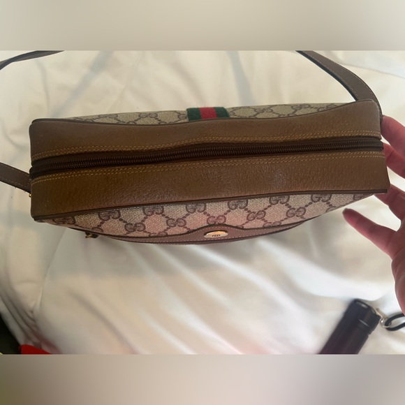 Gucci Beige and Brown Monogram shoulder/crossbody - Picture 15 of 15